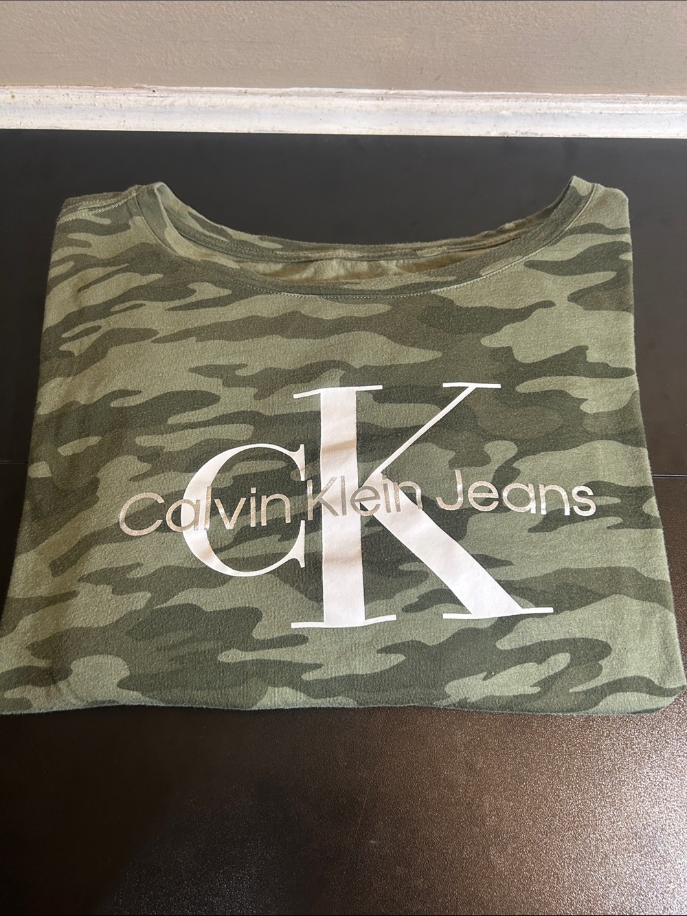 Calvin Klein Jeans Logo Print Camouflage Women's Sweatshirt Top XL.
